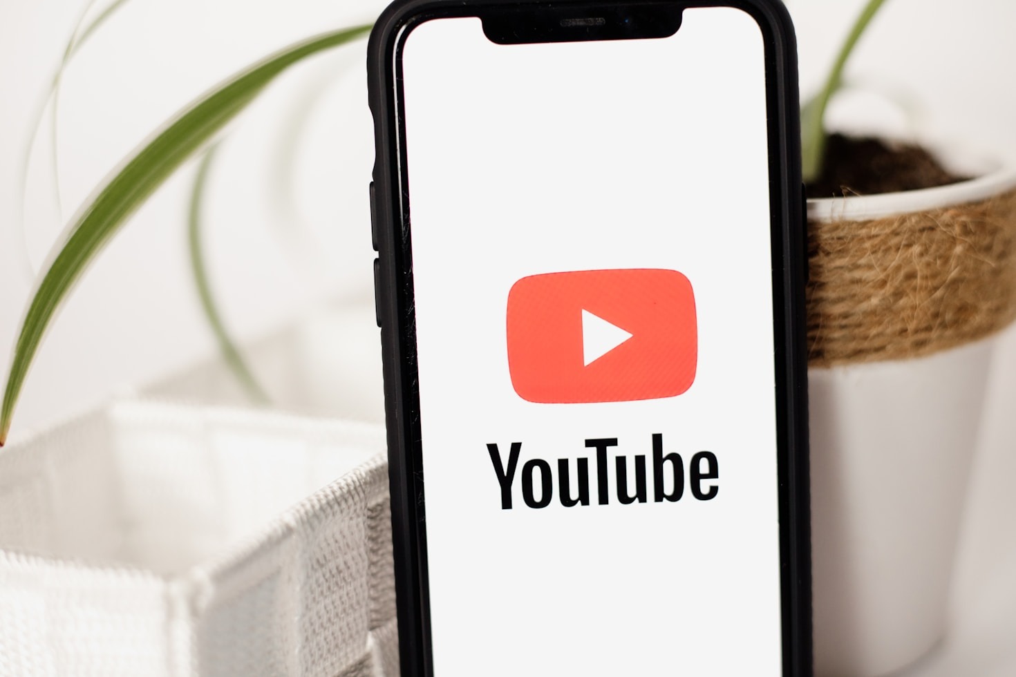 Top 5 Reasons to Use AI for App Ranking